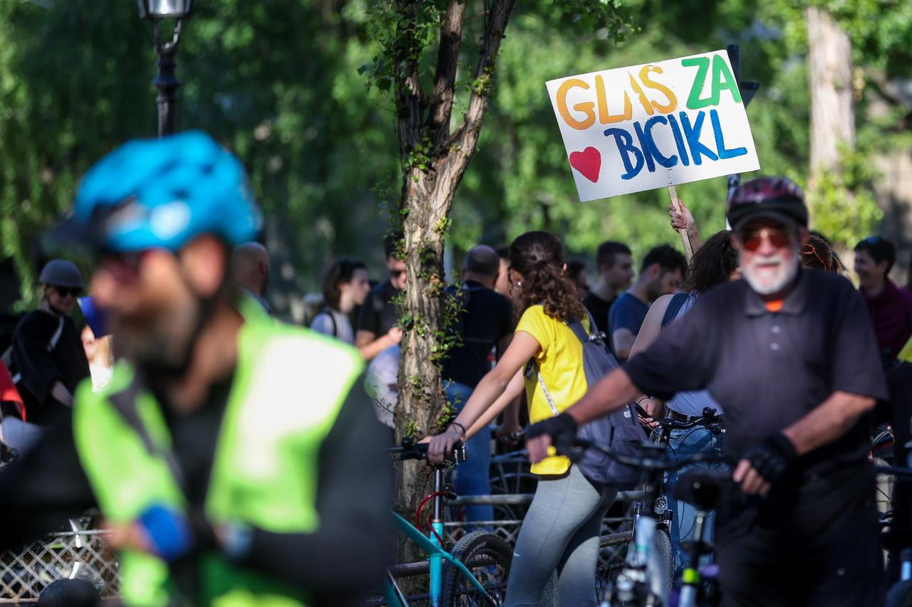 Zagreb: Sindikat biciklista organizirao biciklističku vožnju "Više bicikala, manje gužve!"